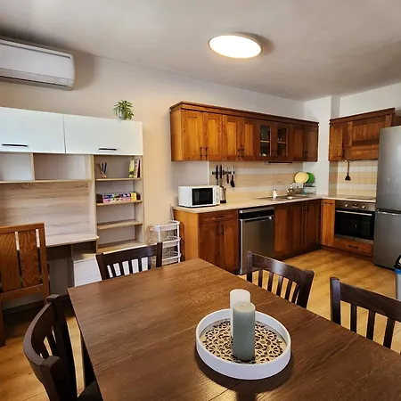 Апартамент Trinity & Pool With Near Center