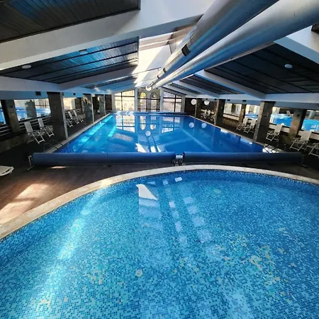 Апартамент Trinity & Pool With Near Center