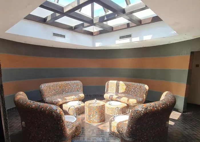 公寓 Trinity & Pool With Near Center *